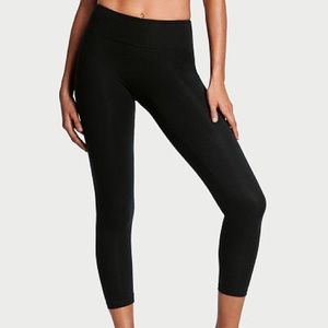 VS Sport Anytime High-Rise Capri